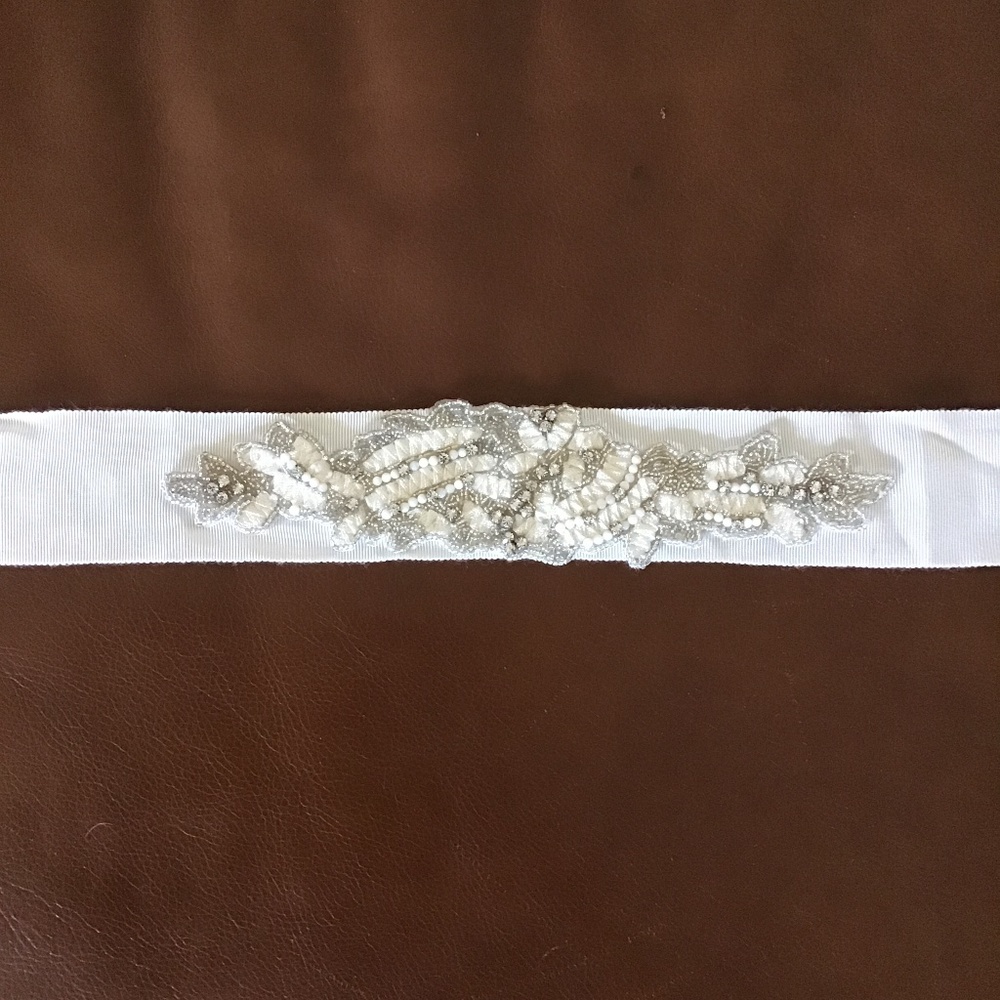 Bridal belt off whitw